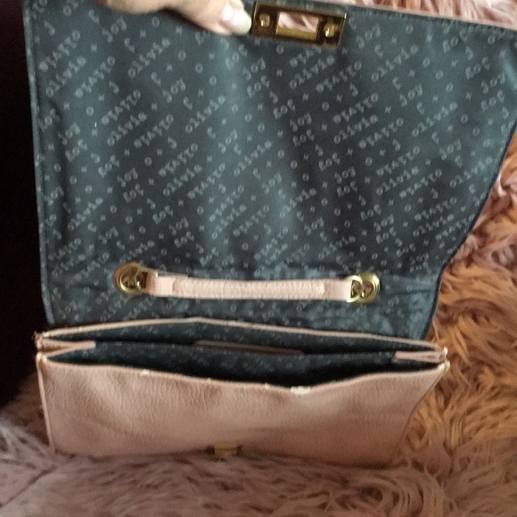 Handbag - Picture 2 of 3